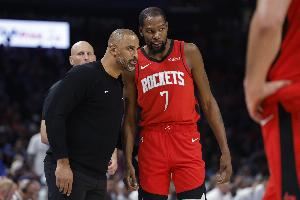 KD:大小阵容都能摆是优势 但什么时候选哪个是教练们的艰难决定 KD:大小阵容都能摆是优势 但什么时候选哪个是教练们的艰难决定
