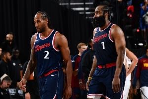 三分7中5!小卡:哈登是NBA最伟大的得分手之一 你们都知道他是谁 三分7中5!小卡:哈登是NBA最伟大的得分手之一 你们都知道他是谁