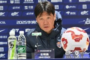 李霄鹏:希望明天比赛专注自我,能把我们自己的东西打出来 李霄鹏:希望明天比赛专注自我,能把我们自己的东西打出来