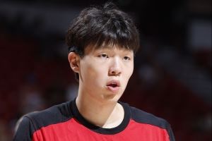 媒体人:开拓者未来只会用更多持球人 克林根杨瀚森会逐渐边缘化 媒体人:开拓者未来只会用更多持球人 克林根杨瀚森会逐渐边缘化