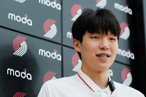 记者:大伙攻击的角度五花八门 竞技体育菜是原罪 杨瀚森会好好练 记者:大伙攻击的角度五花八门 竞技体育菜是原罪 杨瀚森会好好练