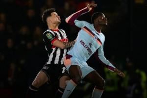 此前淘汰曼联、谢周三!格林斯比0-5布伦特福德止步联赛杯16强 此前淘汰曼联、谢周三!格林斯比0-5布伦特福德止步联赛杯16强