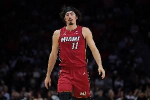 最佳第六人?哈克斯开赛至今场均18.8分6.3板4.3助 命中率68.9% 最佳第六人?哈克斯开赛至今场均18.8分6.3板4.3助 命中率68.9%