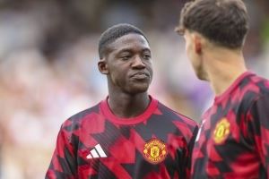 DO:西汉姆有意梅努和齐尔克泽,但曼联冬窗放人的可能性不高 DO:西汉姆有意梅努和齐尔克泽,但曼联冬窗放人的可能性不高