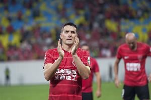 媒体人:上海海港有意周定洋有段时间了,不只是为了今年争冠 媒体人:上海海港有意周定洋有段时间了,不只是为了今年争冠