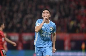 里程碑!河南队前锋钟义浩中超出场150次,贡献17球13助攻 里程碑!河南队前锋钟义浩中超出场150次,贡献17球13助攻