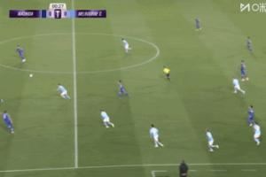 亚冠逆天乌龙！町田队长开场32秒远距离回传，皮球直接精准入网