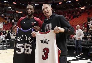 杰伦眼中的自己！祝“白巧克力”杰森·威廉姆斯50岁生日快乐🎂